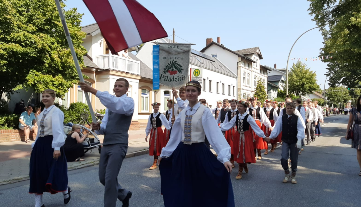 TDS “Pīlādzītis” dejotāji piedalās starptautiskā folkloras festivālā Vācijā