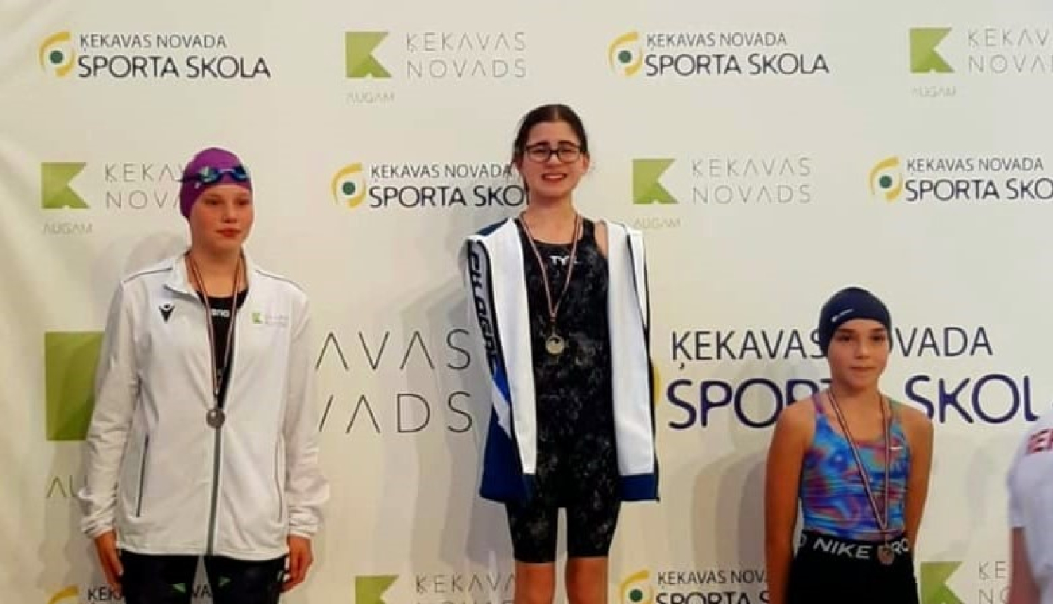 Ogrēniete Eva Zariņa – Latvijas čempione peldēšanā