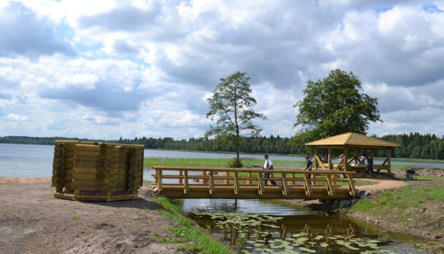 Labiekārtotais Plaužu ezers