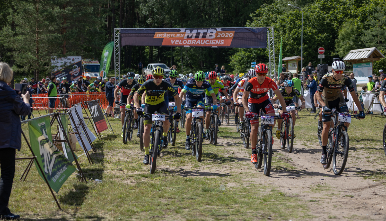 Ar ļoti kuplu dalībnieku skaitu aizvadīts Ikšķiles MTB velobrauciens