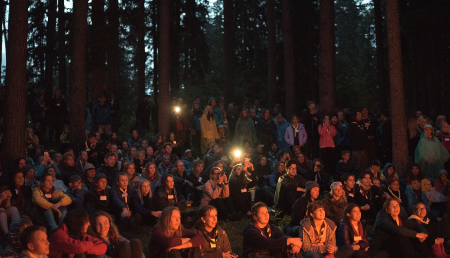 Skauti un gaidas no Ogres novada piedalās starptautiskā nometnē “Lēciens”