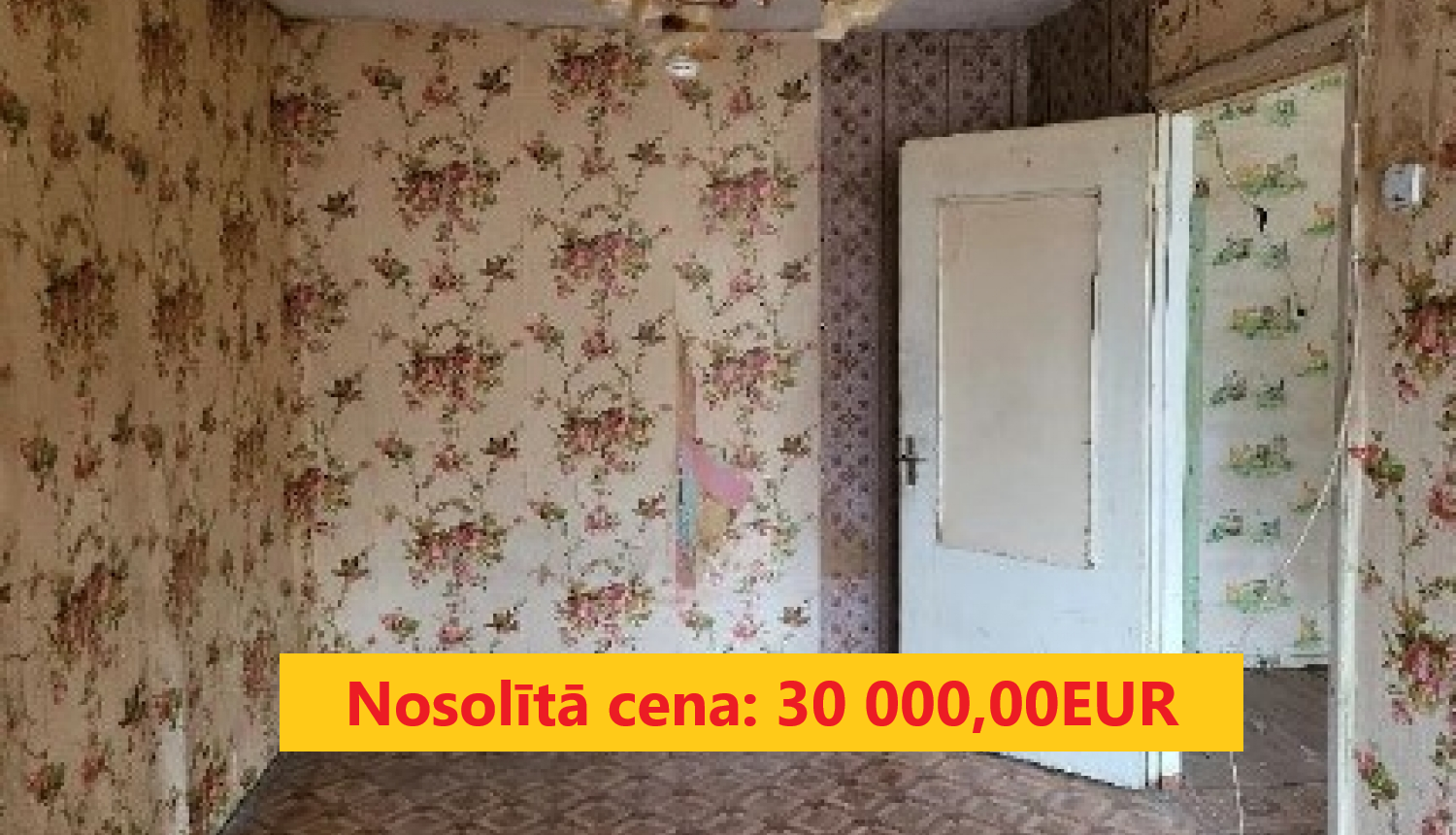 Istaba ar raibām tapetēm, baltas durvis, Skolas iela 9-50, Ogre