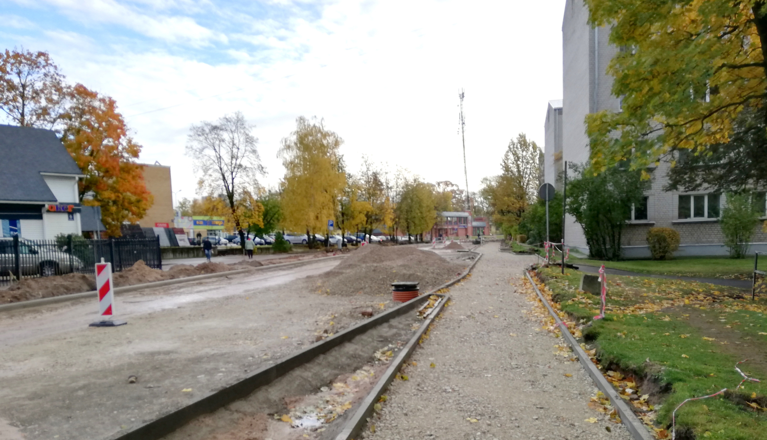 Skolas ielas pārbūve rit saskaņā ar darbu izpildes grafiku