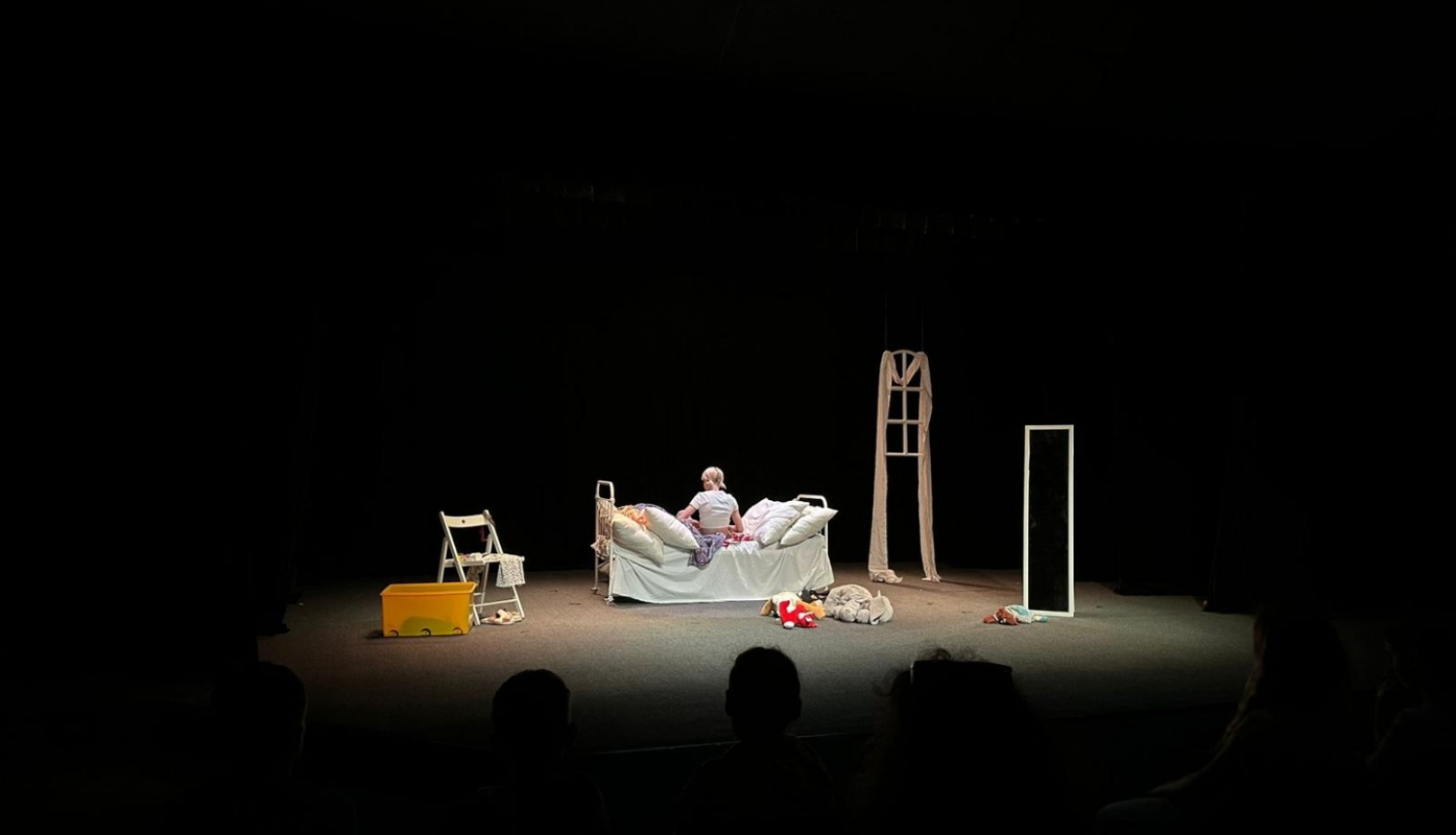 Skolēni piedalās skolu teātru sezonas noslēgumā Jūrmalā