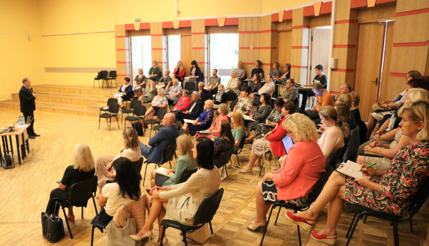 Seminārā tiekas izglītības iestāžu vadītāji un vadītāju vietnieki