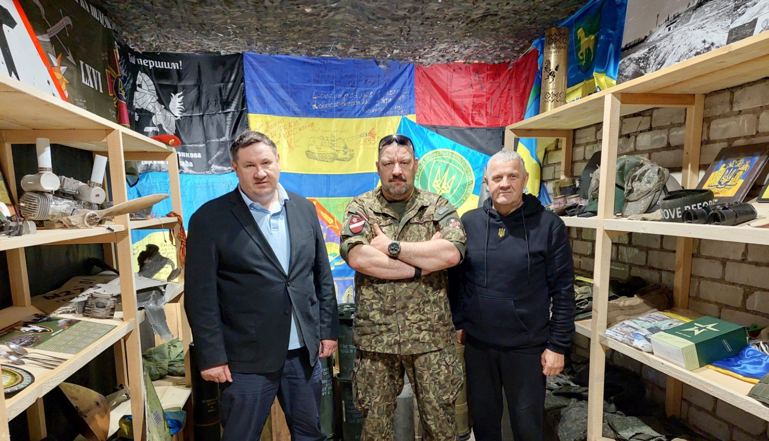 NBS majors, Zemessardzes štāba virsnieks Jānis Slaidiņš, NBS rezerves virsnieks Gunārs Rusiņš, Ogres novada pašvaldības domes priekšsēdētājs Egils Helmanis 17.05.2024.