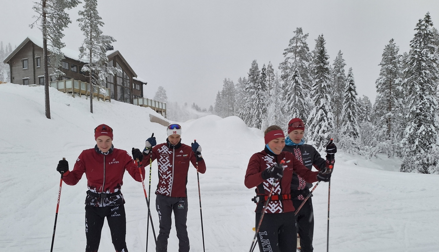 Četri Ogres slēpotāji sporta tērpos 01.2024.