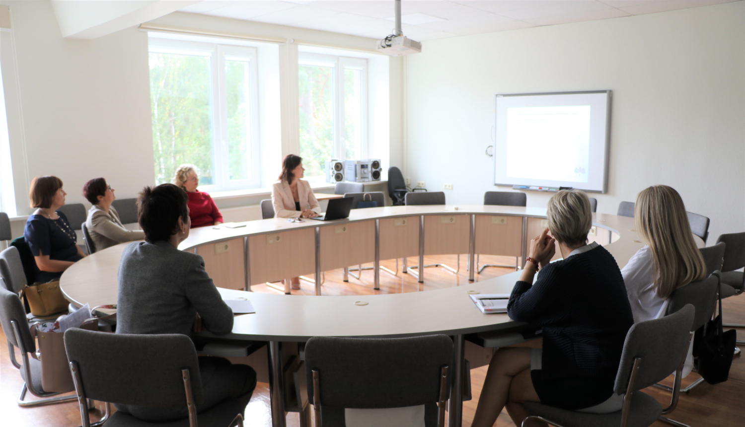 Jelgavnieki interesējas par ogrēniešu pieredzi sociālās uzņēmējdarbības veicināšanā