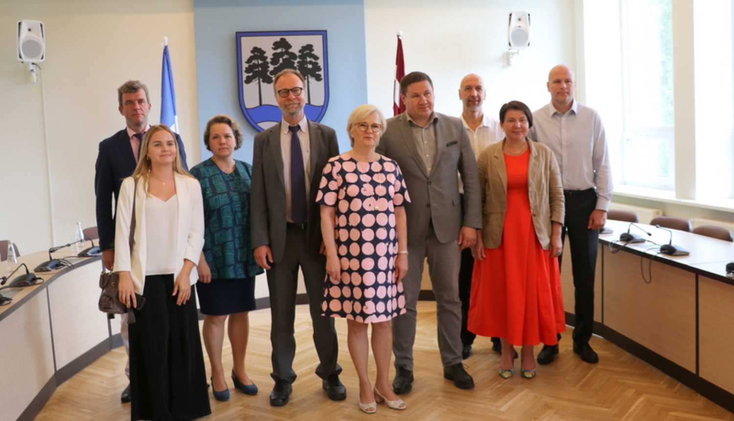 Ogrē viesojas Somijas vēstniece