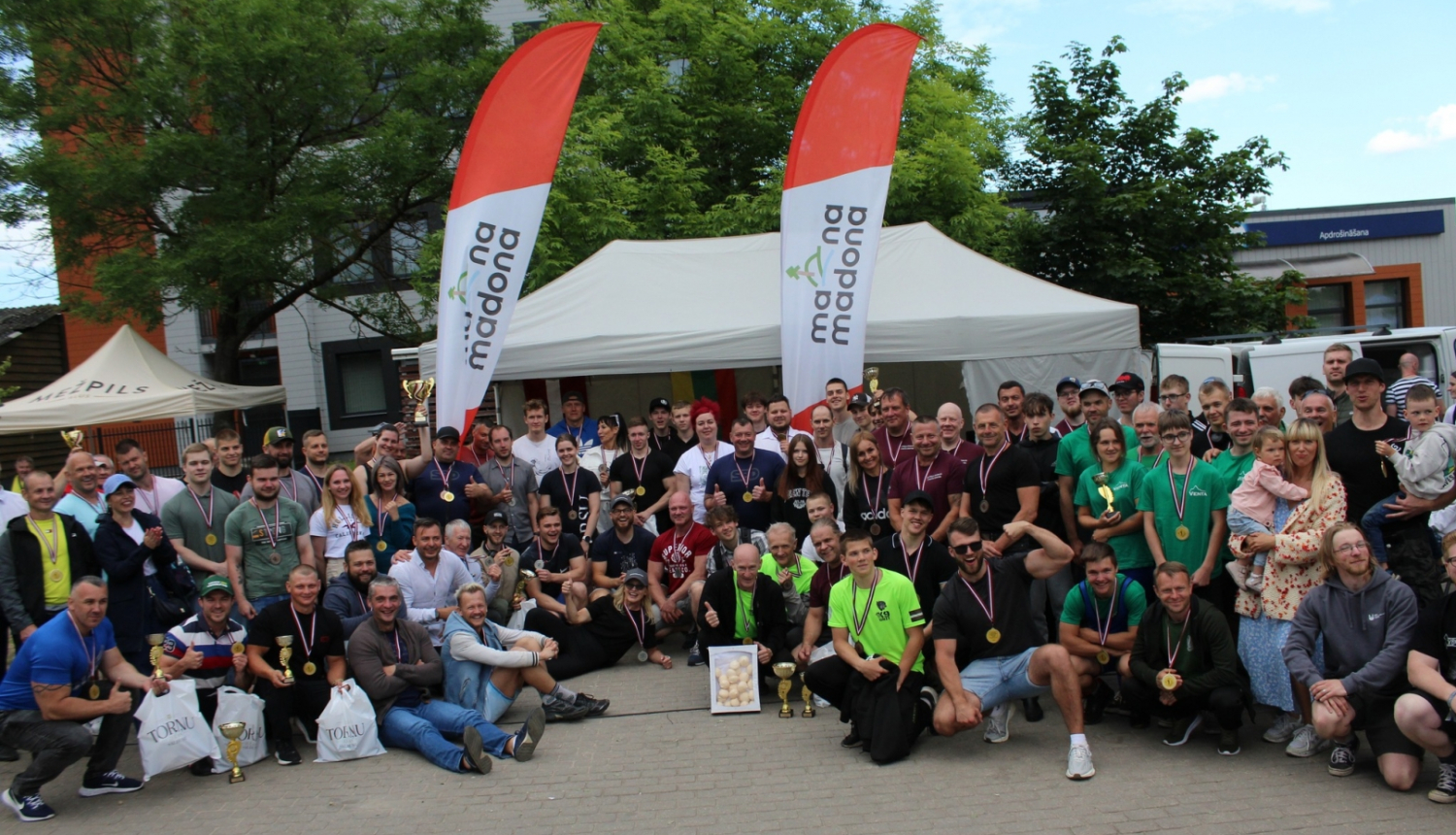 Latvijas čempionāts spiešanā guļus Madonā