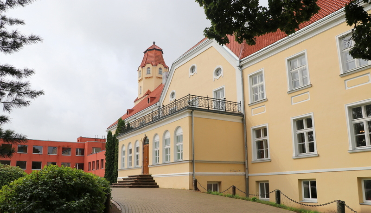 Suntažu vidusskola aicina darbā sporta skolotāju