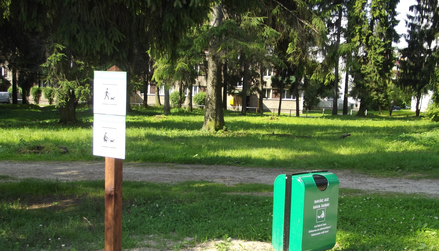 Iedzīvotāju pienākums ir satīrīt aiz sava mājdzīvnieka