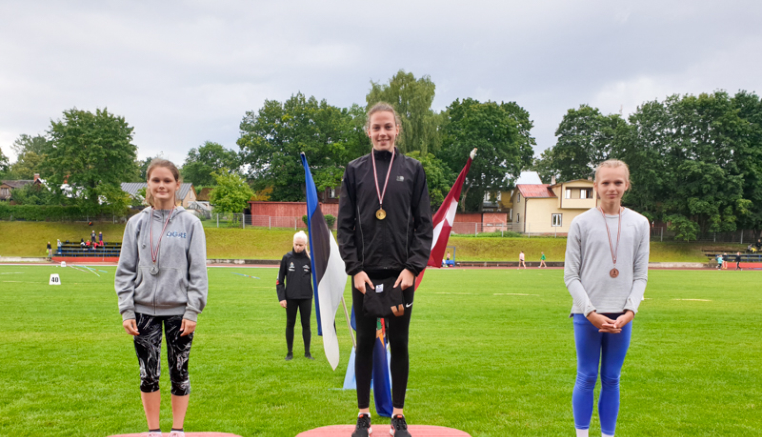 Ogres NSC vieglatlēti no Valgas atved septiņas godalgas