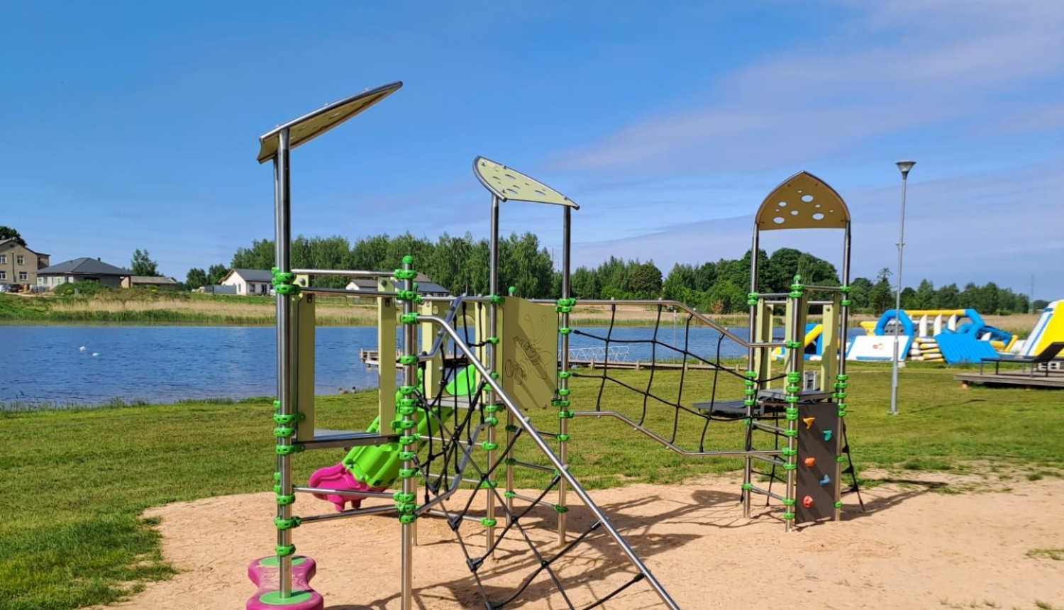 Ogres Vecupes pludmalē veikti labiekārtošanas darbi