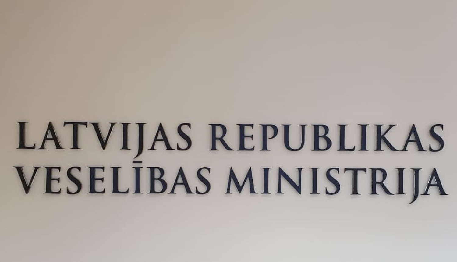 Apstiprina papildu atvieglojumus vakcinētām personām