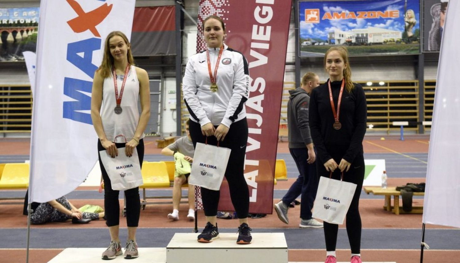 Ogres novada sporta centra vieglatlēti startē Latvijas U-18 un U-20 čempionātos