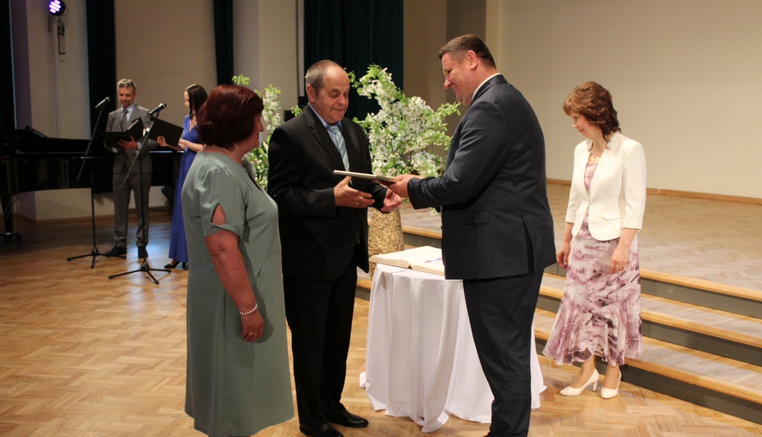 Pašvaldība godina Ogres novada Dimanta un Zelta kāzu pārus 03.06.2022.