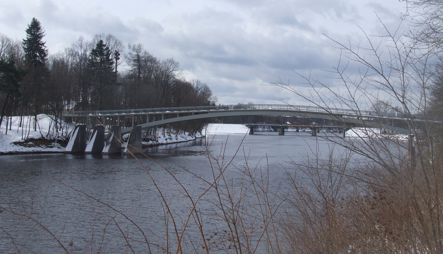 Ziema Ogres upe, līkais tilts