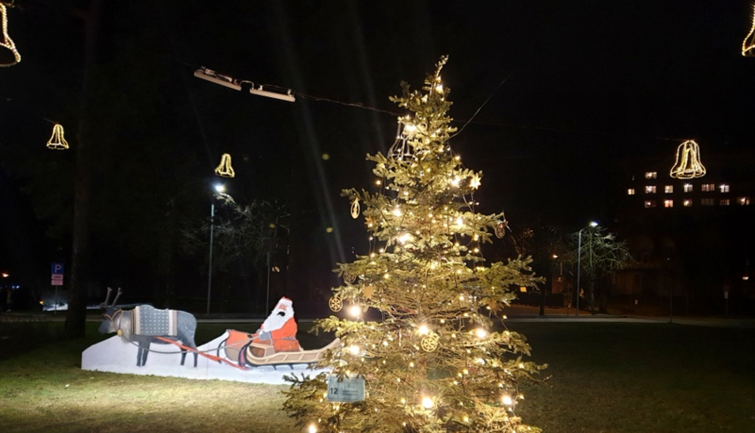 Skaistākā eglīte Ogrē – Ausekļa prospektā 2