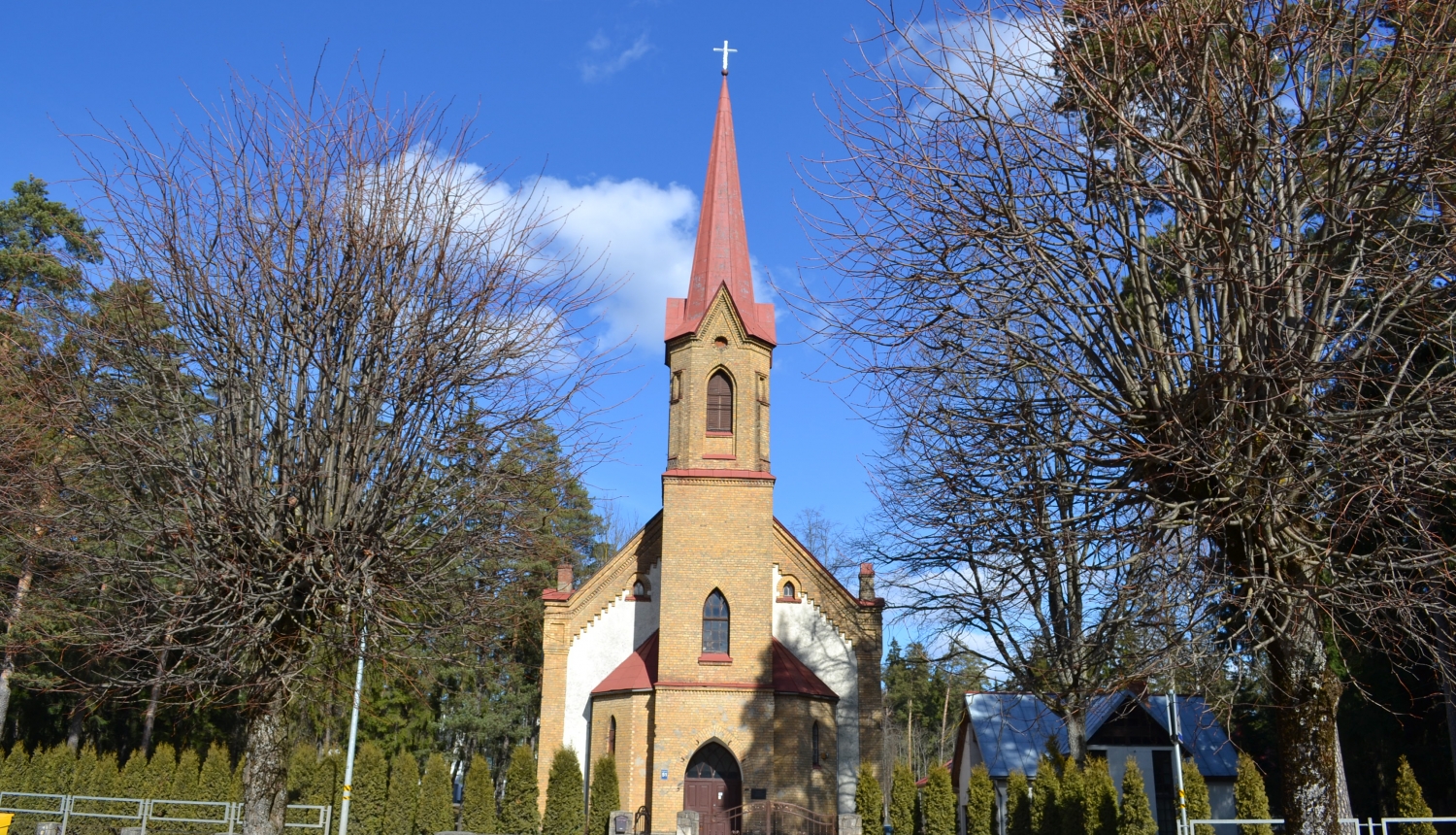 Lieldienu dievkalpojumi – attālināti