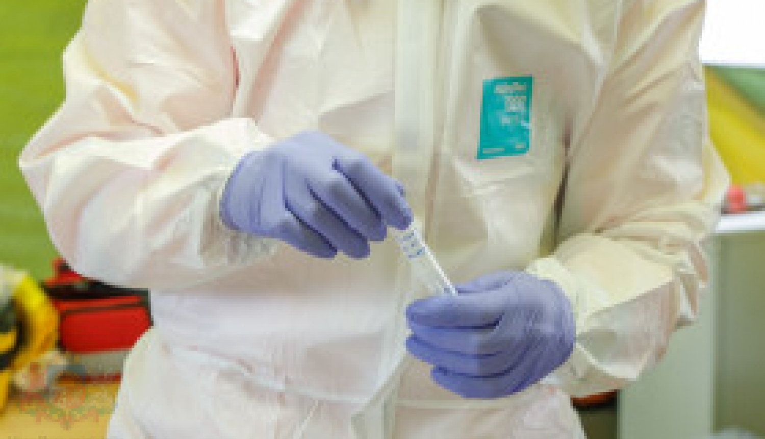 Veselības ministrija: jāizvērtē, vai cilvēkam Covid-19 tests ir steidzami nepieciešams