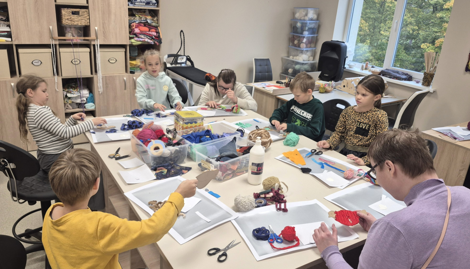 Labo darbu nedēļas pasākums Specializētajās darbnīcās, kur viesojas 2. klases skolēni