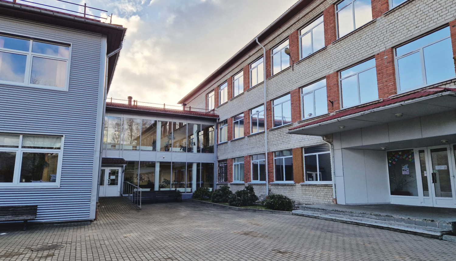 Lielvārdes vidusskola
