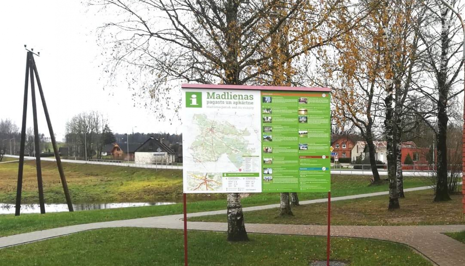 Madlienā uzstādīts jauns informatīvais stends