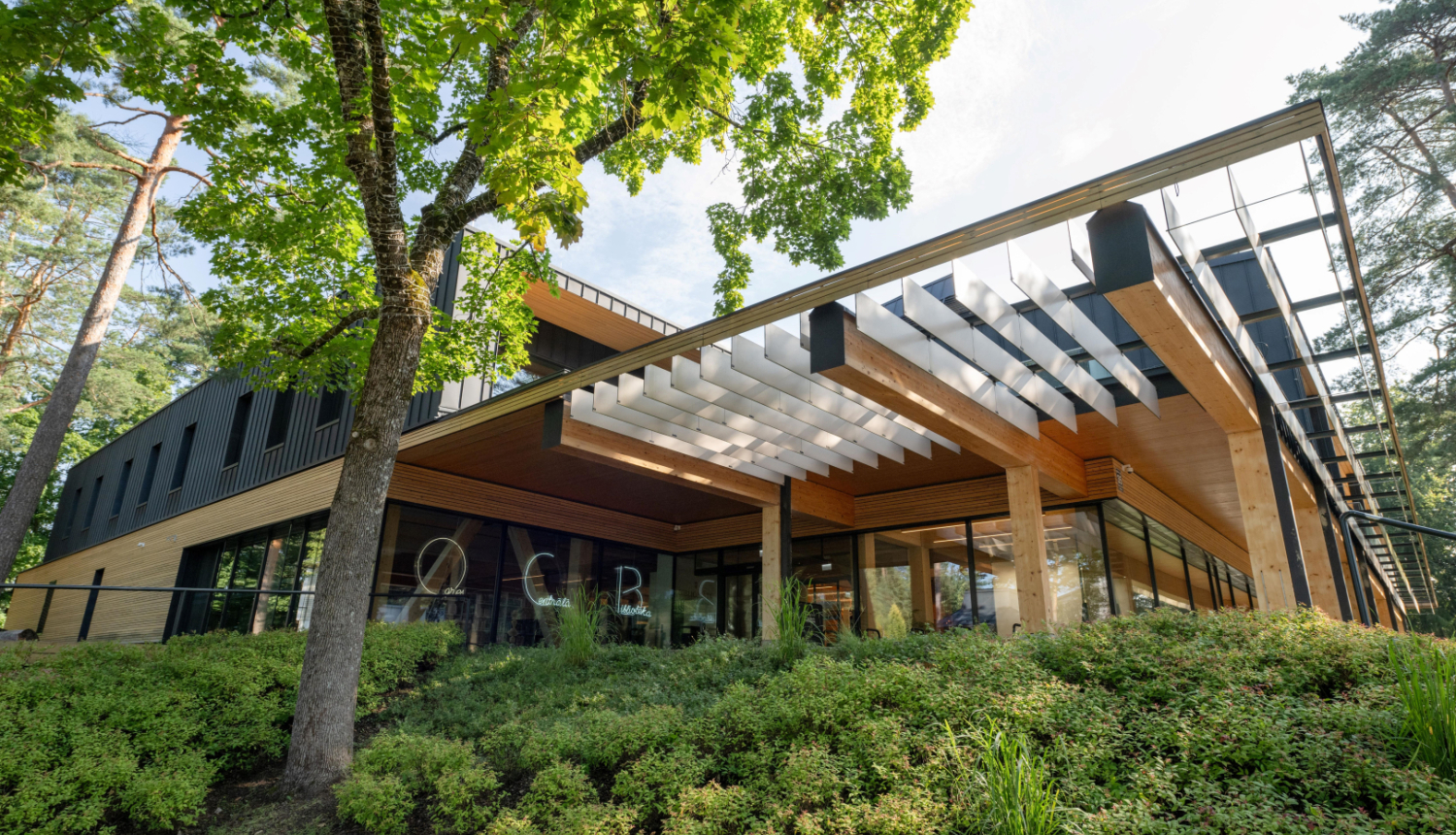 Ogres Centrālās bibliotēkas ēka, kuras telpās atrodas arī Ogres novada Dzimtsarakstu nodaļa