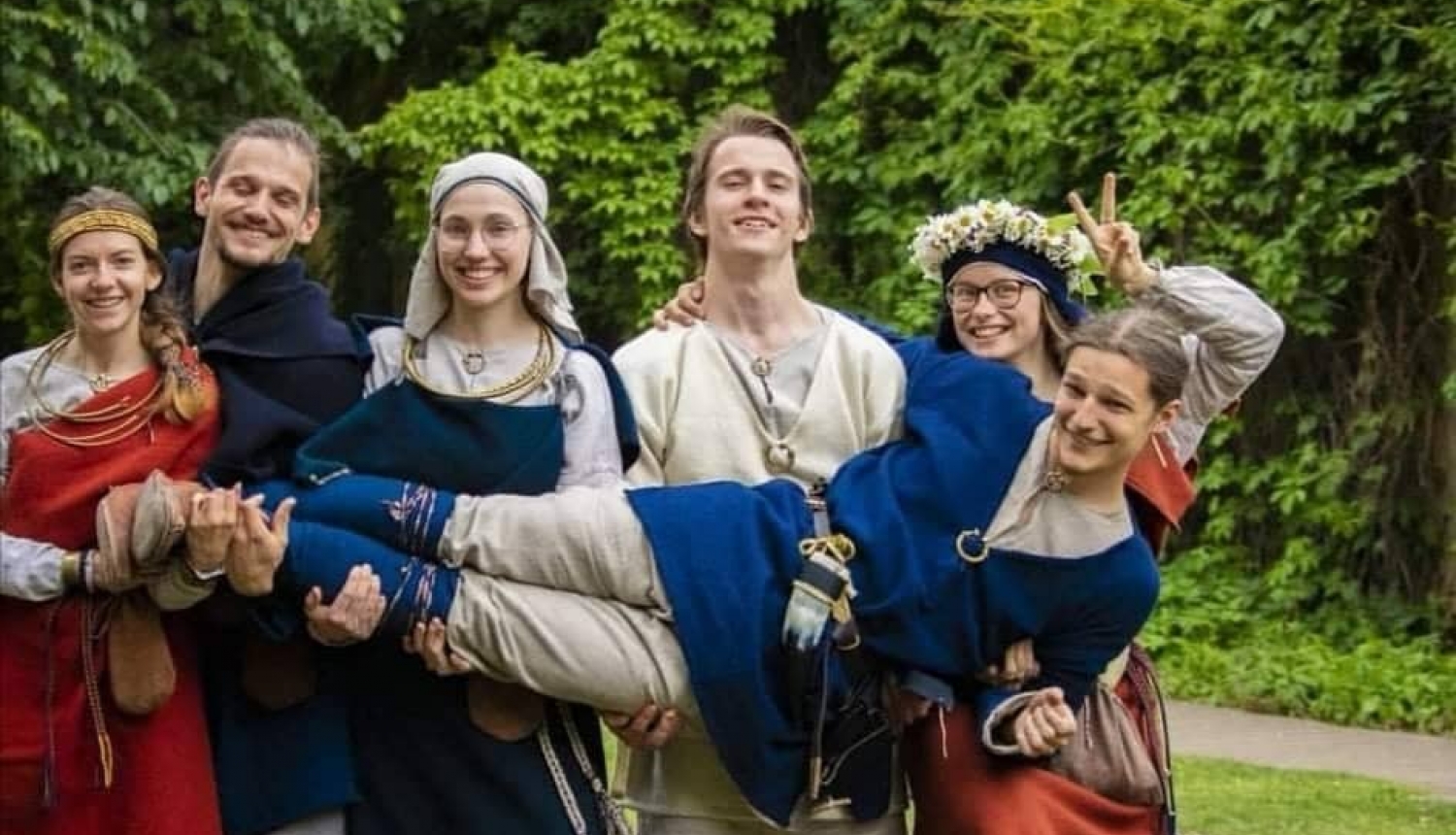 Ogrē bangos jauniešu folkloras studija BANGA ar koncertu BĒĒnga