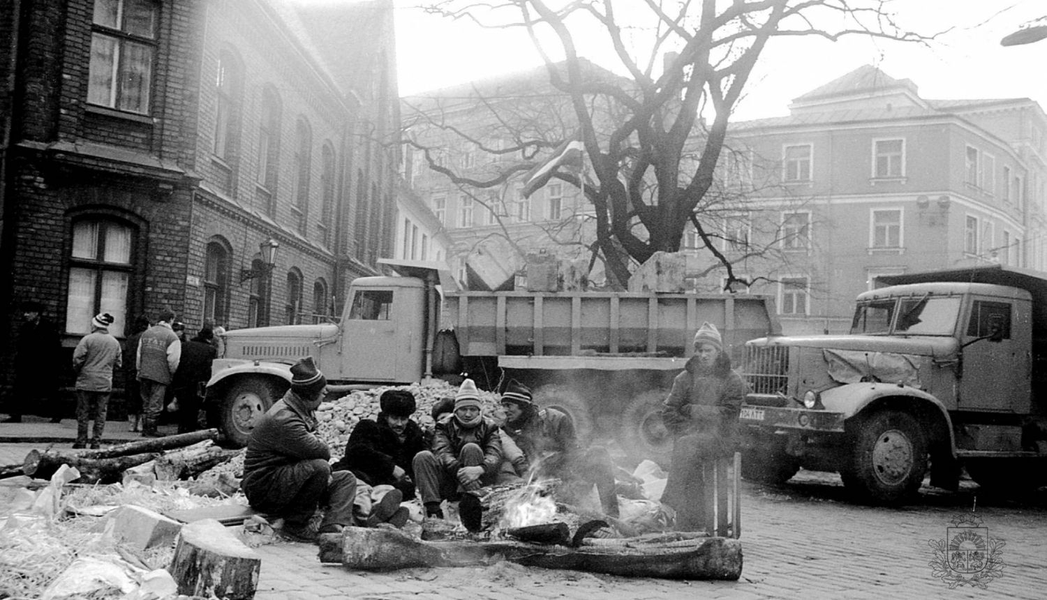 Attēls no 1991. gada barikādēm