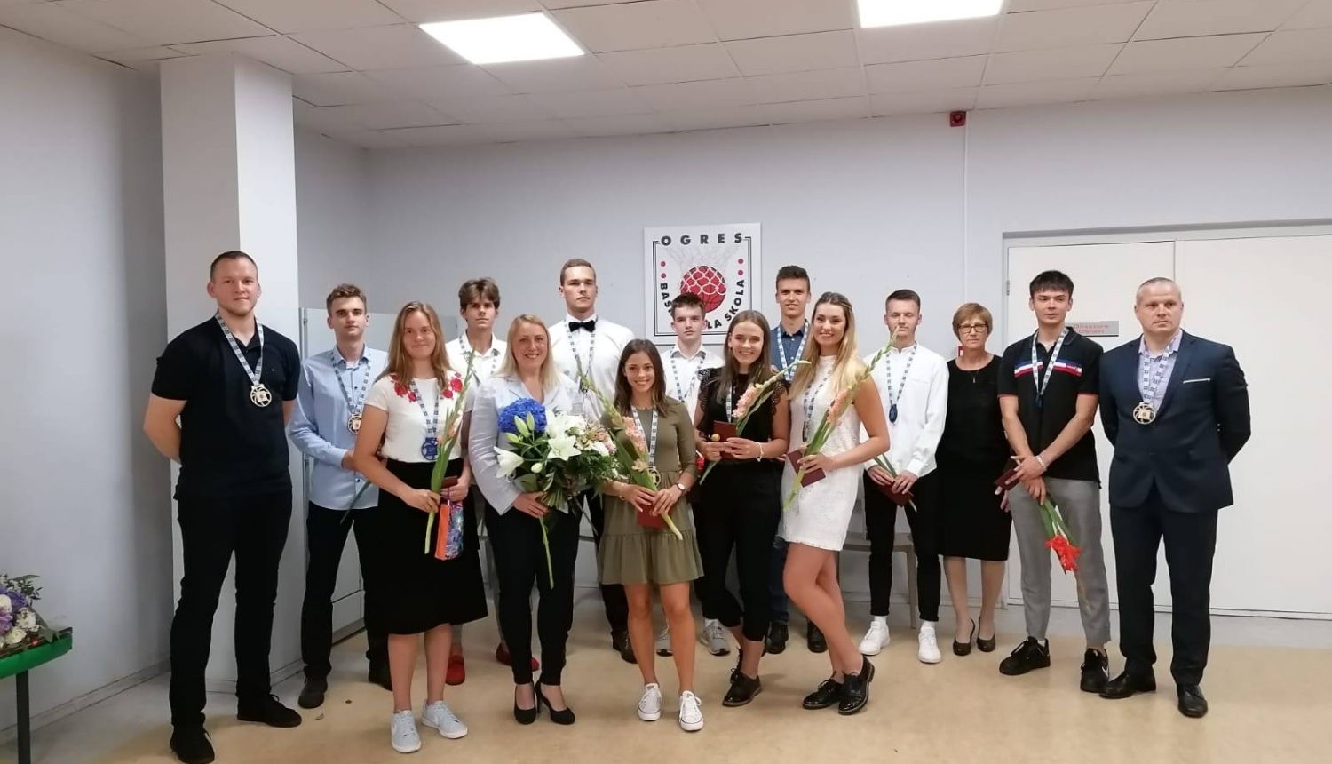 Ogres Basketbola skola sveic skolas absolventus