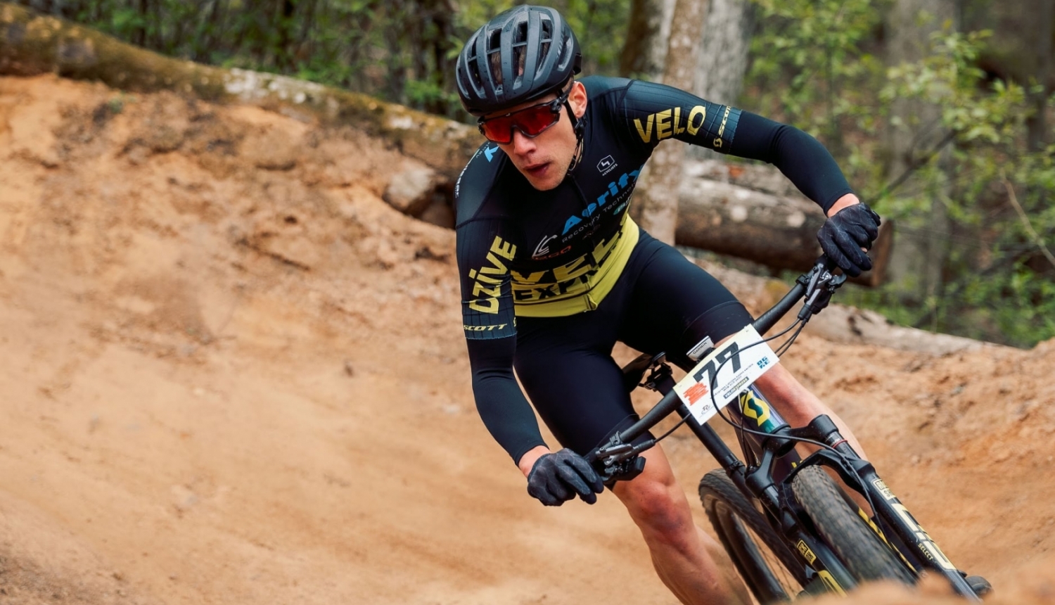 Riteņbraucējs "VeloExpress" Latvijas čempionāta MTB XCO krosā