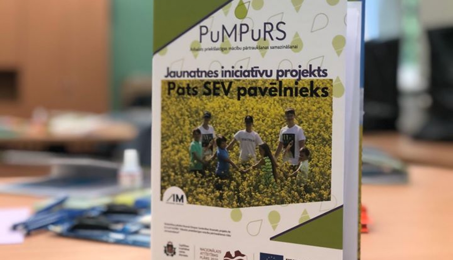 Ogres novada jaunieši gūst zināšanas par biznesu un finansēm