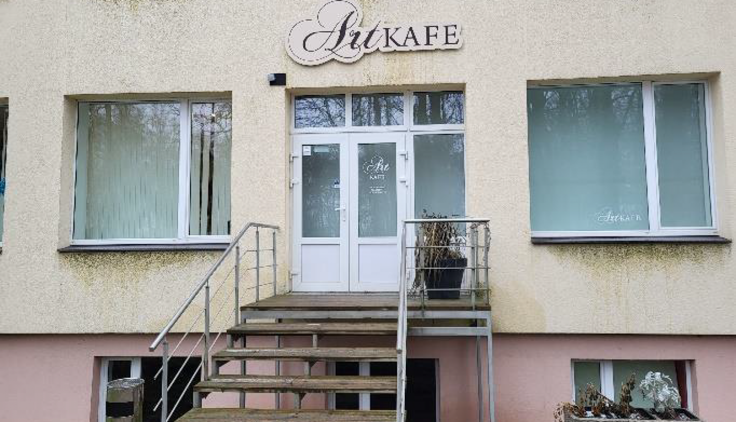 Paziņojums par kafejnīcas telpu Lielvārdes kultūras namā  nomas tiesību izsoli