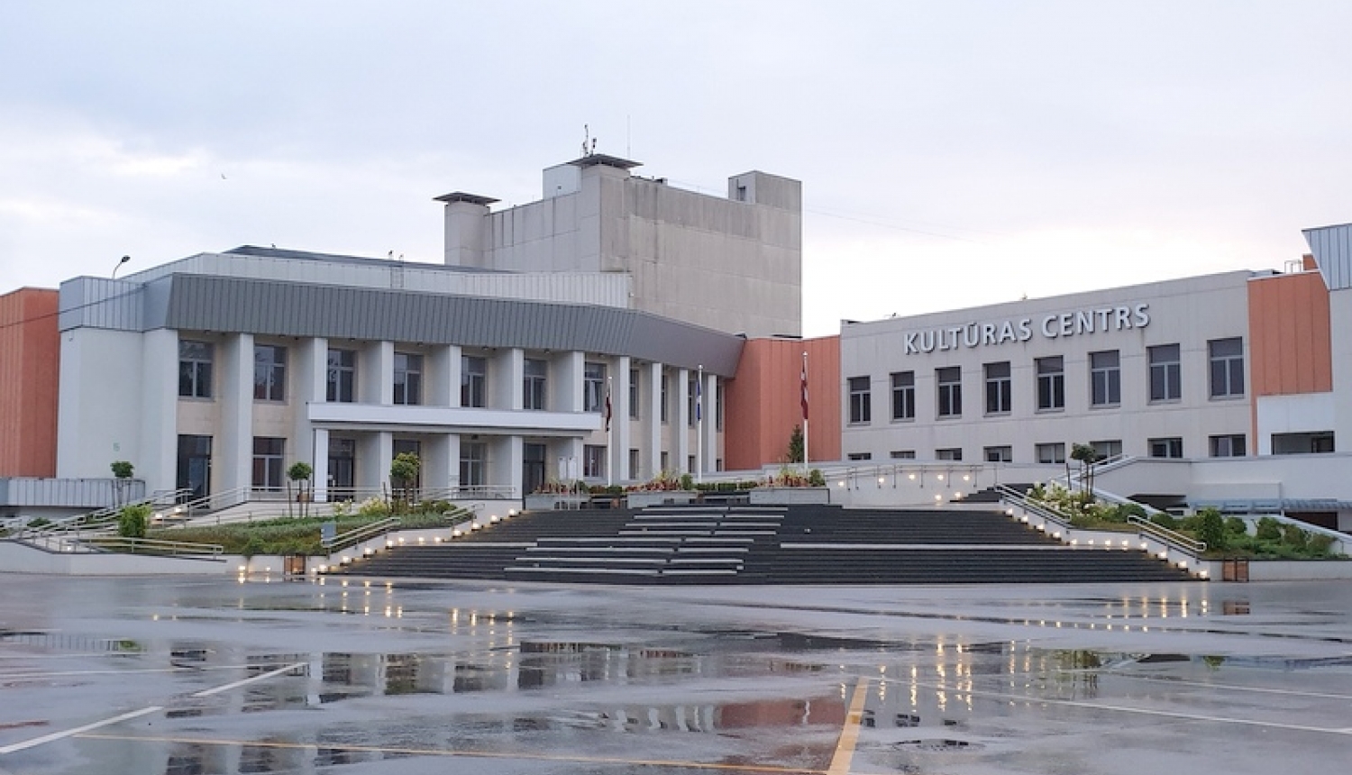 Ogres novada Kultūras centrs aicina darbā saimniecības nodaļas vadītāju