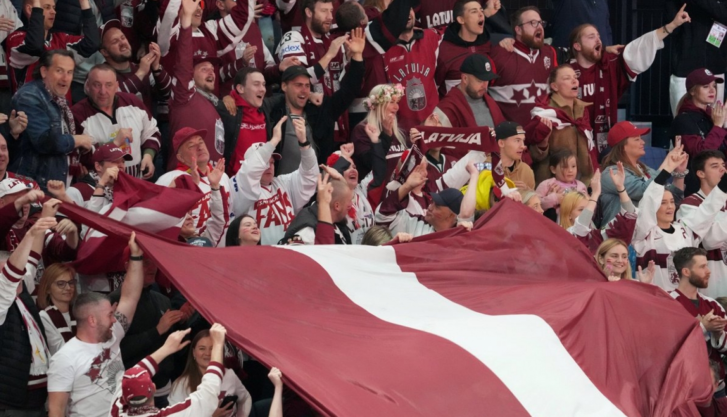 Latvijas hokeja komandas līdzjutēji. Foto: LETA, Edijs Pālens