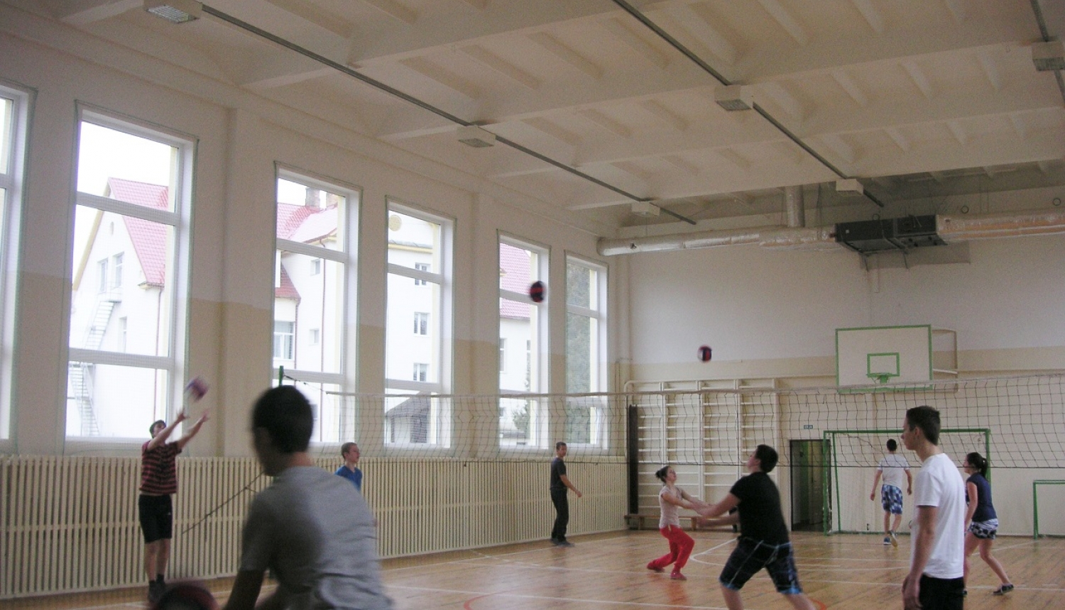 Volejbola treniņš Meņģeles sporta zālē