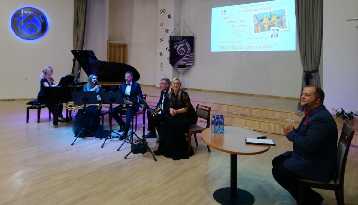 Rīgas Saksofonu kvartets sniedz koncertu Ogres Mūzikas skolā