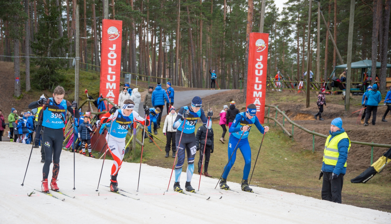 Ogres ziemas orientieristi turpina tiekties uz sporta veida virsotnēm