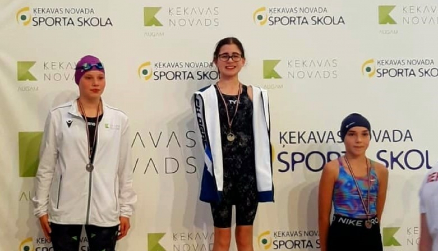 Ogrēniete Eva Zariņa – Latvijas čempione peldēšanā