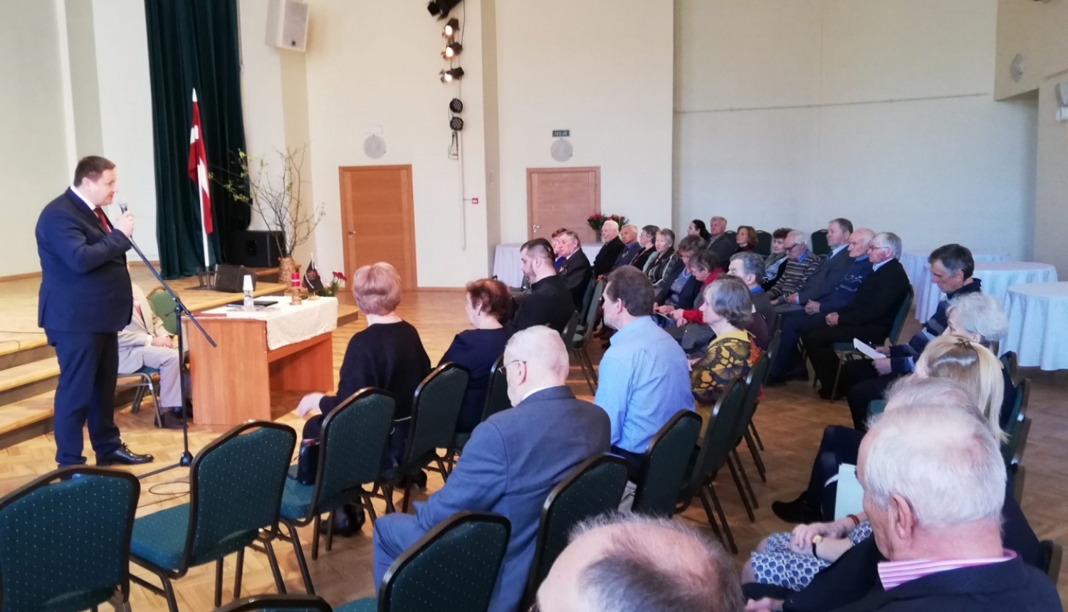 Politiski represēto konference