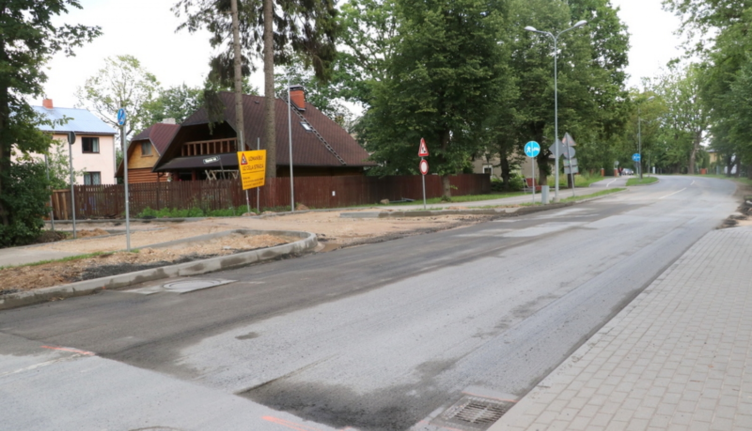 Rūpnieku ielā veikti asfalta seguma frēzēšanas darbi