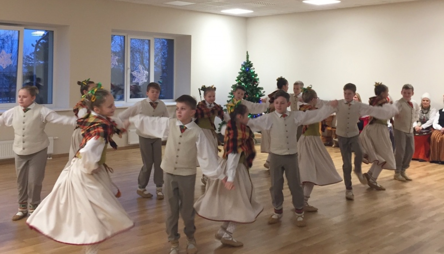 Ogres novada Sociālajā dienestā Samariešu apvienība sveic seniorus Ziemassvētkos