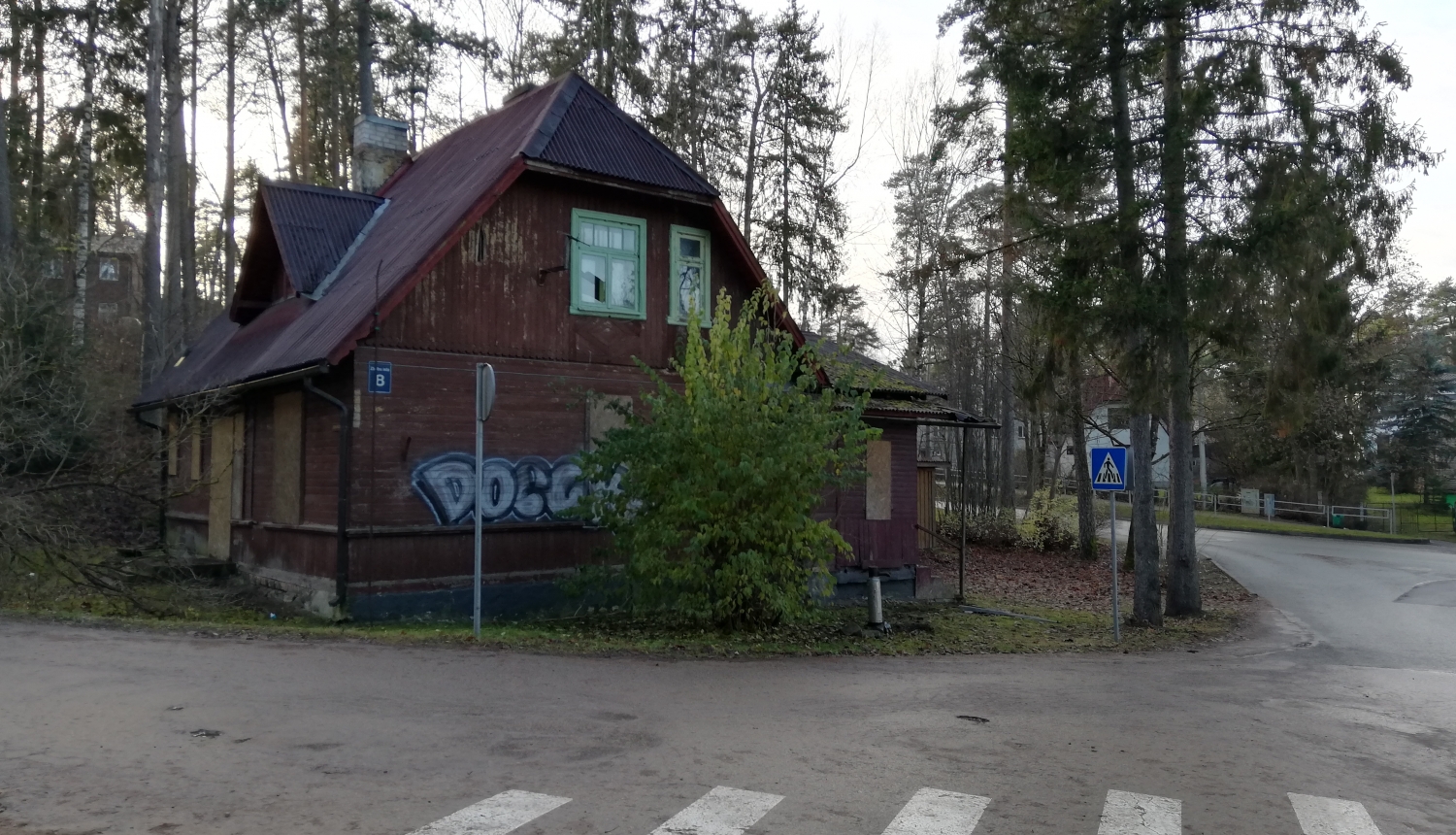 Gatavojas nojaukt ēku Zinību ielā 8, Ogrē