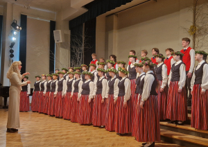 15. aprīlī Ogres novada Kultūras centrā norisinājās Ogres novada izglītības iestāžu 1.-4. klašu un 10.-12. klašu koru skate, kurā piedalījās dziedātāji no Madlienas, Lielvārdes, Birzgales, Jumpravas, Ikšķiles, Ķeguma, Ogres, Ogresgala un Suntažu izglītības iestādēm.