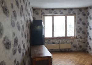 Nekustamā īpašuma Skolas ielā 11-4, Lauberē, atsavināšanas trešā izsole. Istaba.