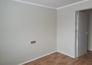 Nekustamā īpašuma Skolas ielā 5-16, Lauberē, izsole. Istaba.